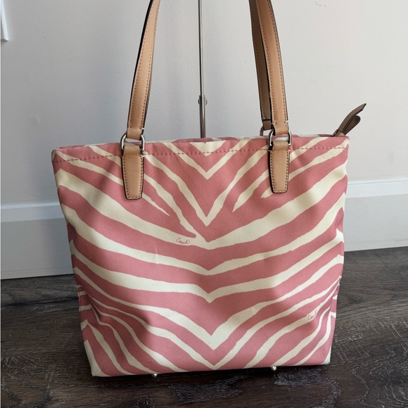 Y2K Coach Pink and White Zebra Print Tote Shoulder Bag - Picture 2 of 9